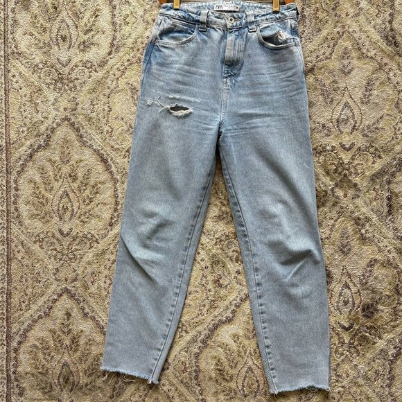 [28] ZARA Light Wash High-Waisted Jeans - Picture 7 of 9